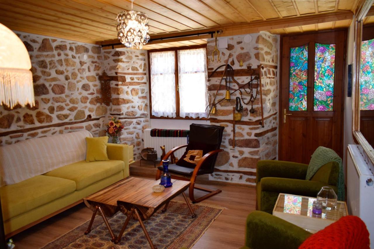 Renovated Old Manor House With Yard Villa Arnaia Ngoại thất bức ảnh