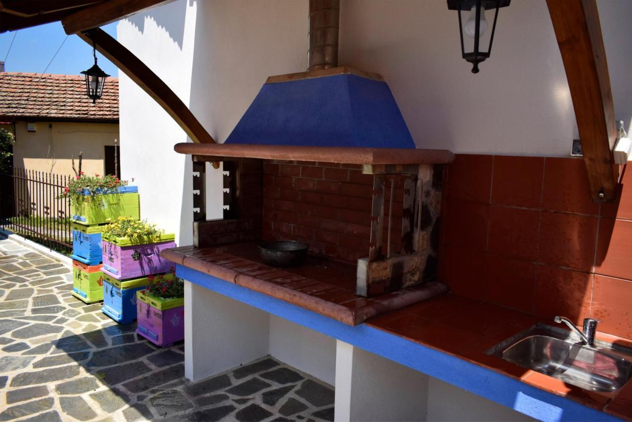 Renovated Old Manor House With Yard Villa Arnaia Ngoại thất bức ảnh